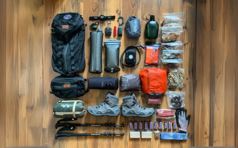 Kinh nghiệm Trekking Tà Xùa từ A đến Z: Chinh phục "thiên đường mây" Checklist Bo Tui Cho Chuyen Trekking Ta Xua Khong The Quen