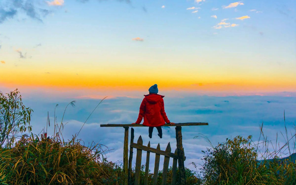 Bạch Mộc Lương Tử Trekking: Chinh phục “Nóc nhà” Tây Bắc và săn mây đại ngàn!