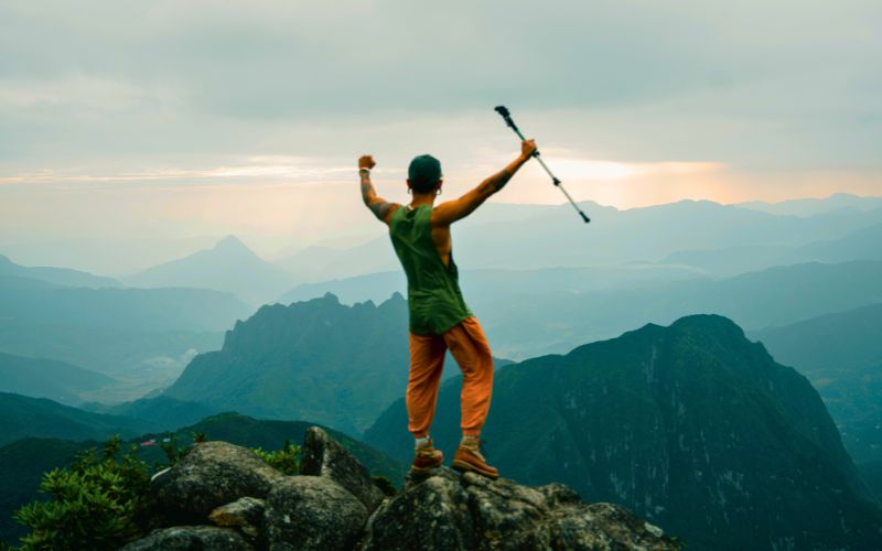Bạch Mộc Lương Tử Trekking: Chinh phục "Nóc nhà" Tây Bắc và săn mây đại ngàn! Bo tui kinh nghiem trekking Bach Moc Luong Tu