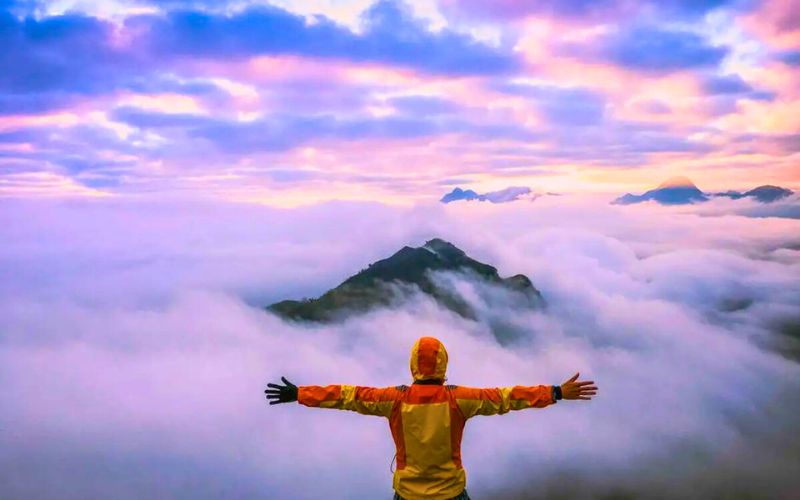 Bạch Mộc Lương Tử Trekking: Chinh phục "Nóc nhà" Tây Bắc và săn mây đại ngàn! Thoi Tiet tai Bach Moc Luong Tu