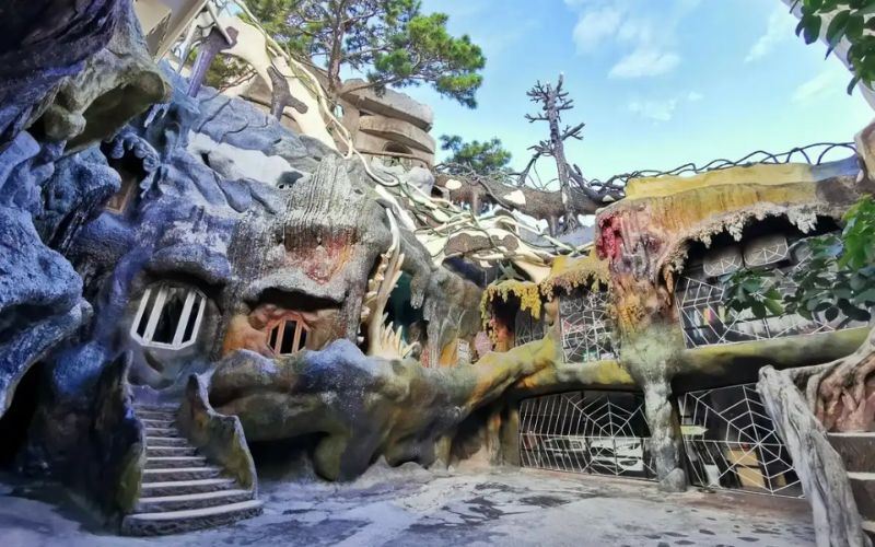 Các Địa Điểm Tham Quan Gần Hồ Tuyền Lâm: Khám Phá Đà Lạt Trọn Vẹn Biet Thu Hang Nga Crazy House