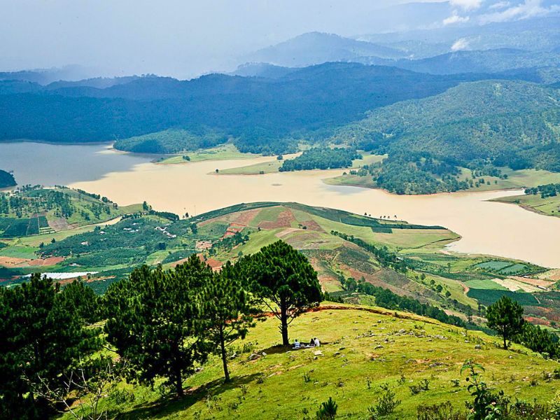 So Sánh 2 Cung Đường Trekking Langbiang: Đường Mòn & Đường Xe Jeep loi khuyen khi trekking langbiang