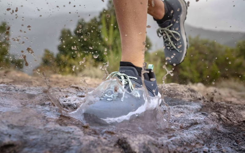 Giày Trekking Lội Suối: Lựa Chọn Cho Cung Đường Ẩm Ướt