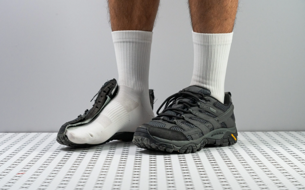 Review Chi Tiet Giay Trekking Merrell Moab 2 Mid GTX Vua cua Su Thoai Mai va Gia Tri