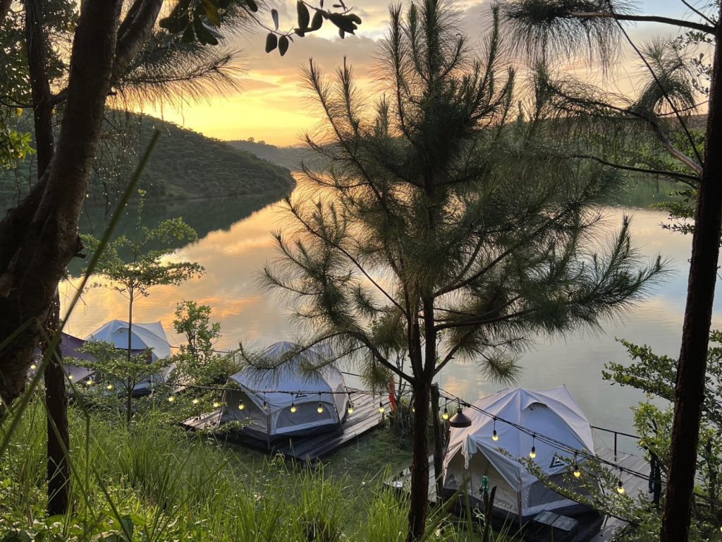 Leu By The Lake Homestead