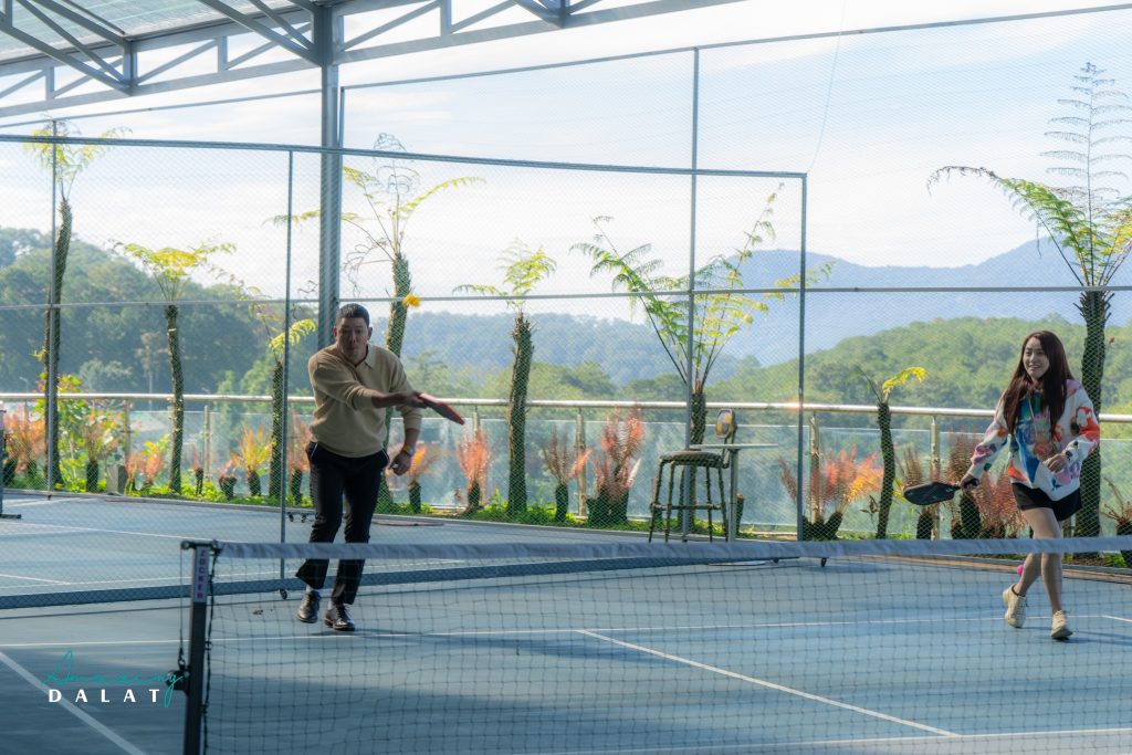 san Pickleball chuyen nghiep tai Forest Scent