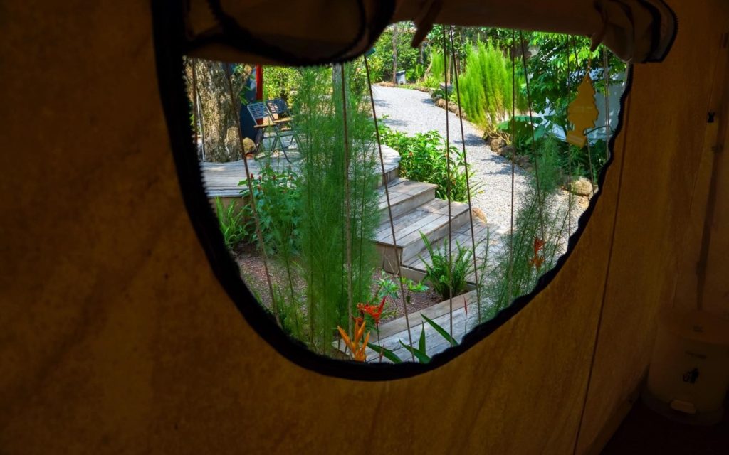 Aqua Glamping góc nhìn trong lều